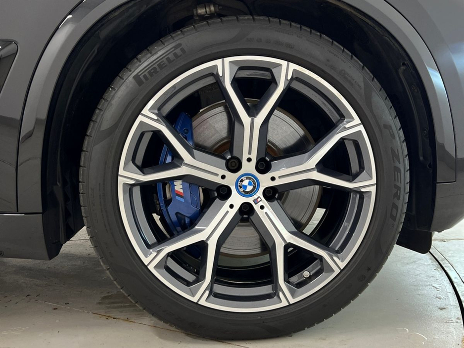 2025 BMW X5 - image 14