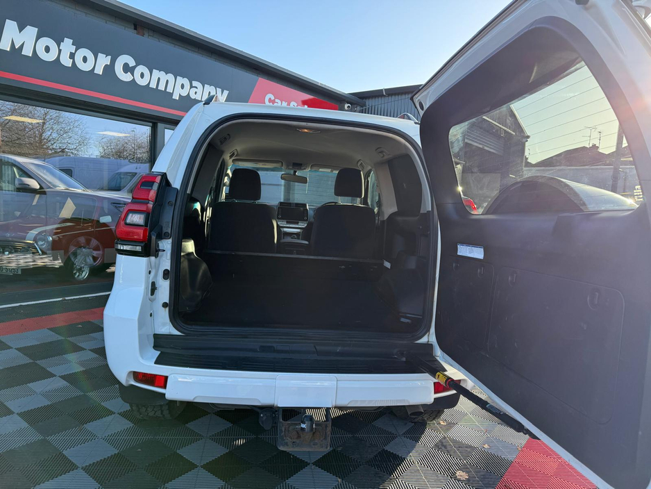 2021 Toyota Landcruiser LAND CRU SWB COMMERCIAL 2DR, VAT INVOICE , Fully Serviced , New 12 MTH DOE , Reverse Camera , 2.8 Dsl Manual , € 143 p/w & €17,950 Trade in / Deposit , Cruise Control , Dual Climate Control , €38,980