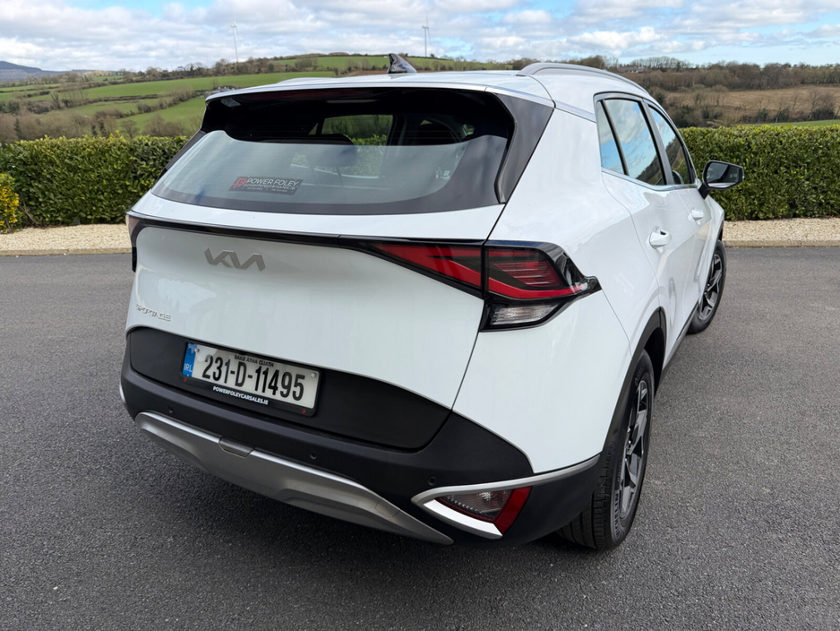 2023 Kia Sportage - image 3