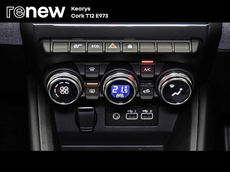 2025 Renault Clio - image 16