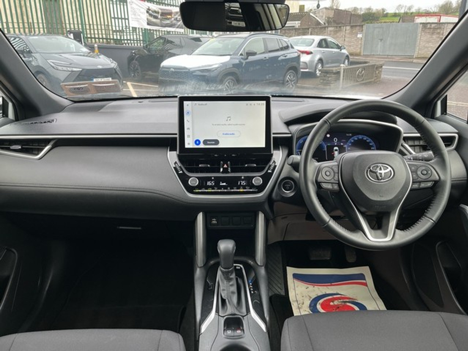 2024 Toyota Corolla Cross - image 8