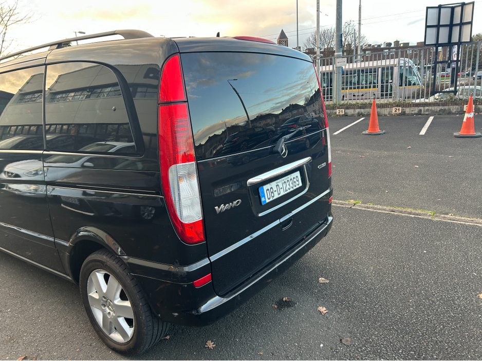 2008 Mercedes-Benz Viano AUTO//ELECTRIC WHEEL CHAIR RAMP//6 CAPTAINS UNMARKED LEATHER SEATS//DVD//ELECTRIC DOOR CLOSING///BRAND NEW NCT 2/2027///TINY MLS///UNIQUE OPPORTUNITY €15,950