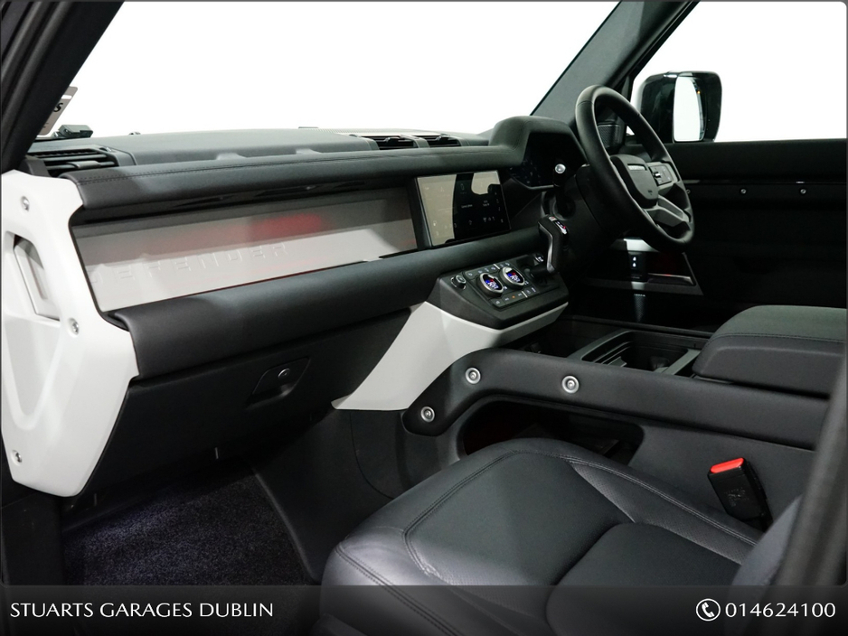 2023 Land Rover Defender - image 12