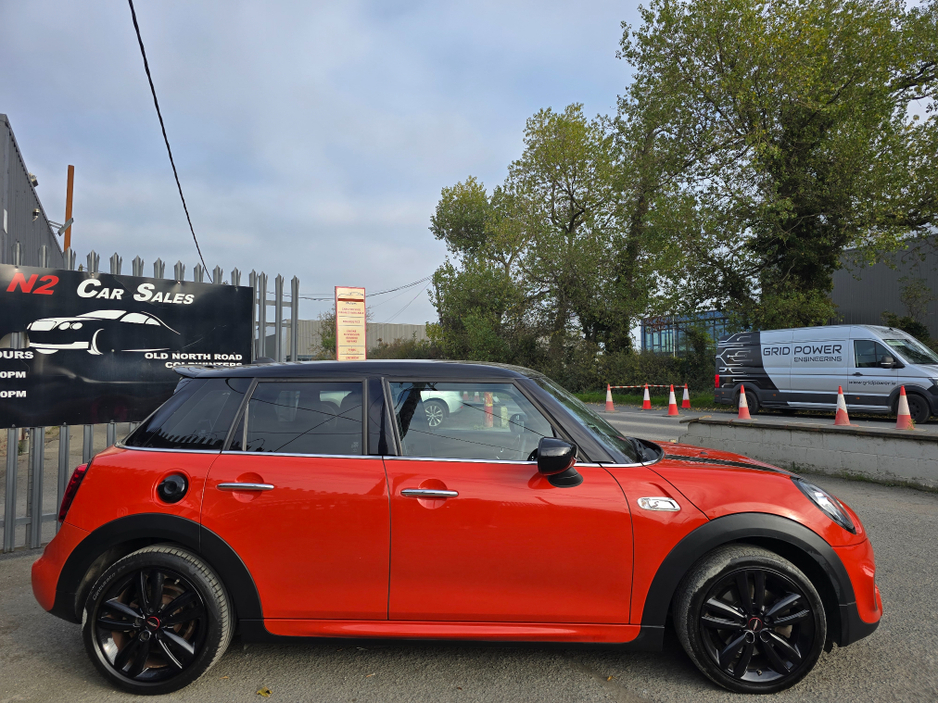 2020 MINI Cooper S - image 3