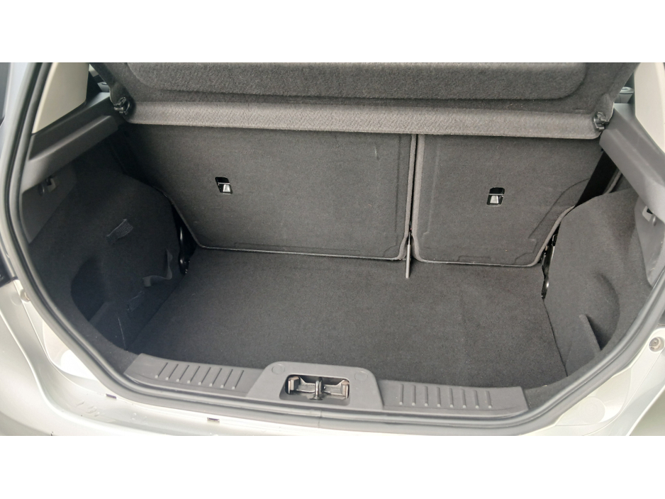 2015 Ford Fiesta - image 16