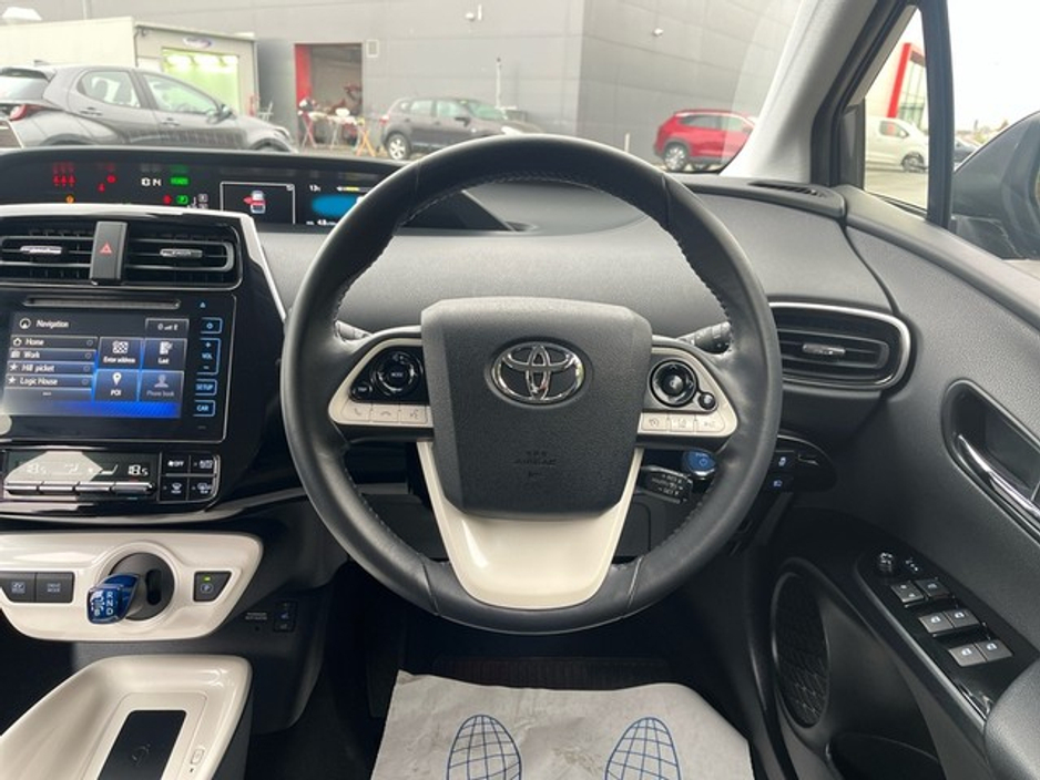 2017 Toyota Prius HYBRID LUXURY 4DR AUTO €19,950