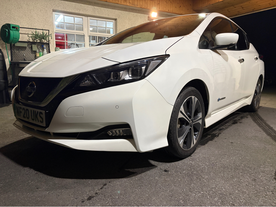 2020 Nissan Leaf - image 10