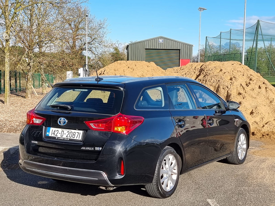 2014 Toyota Auris - image 6