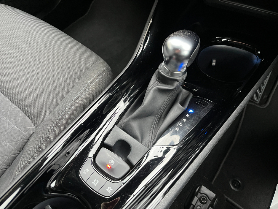 2020 Toyota C-HR - image 14