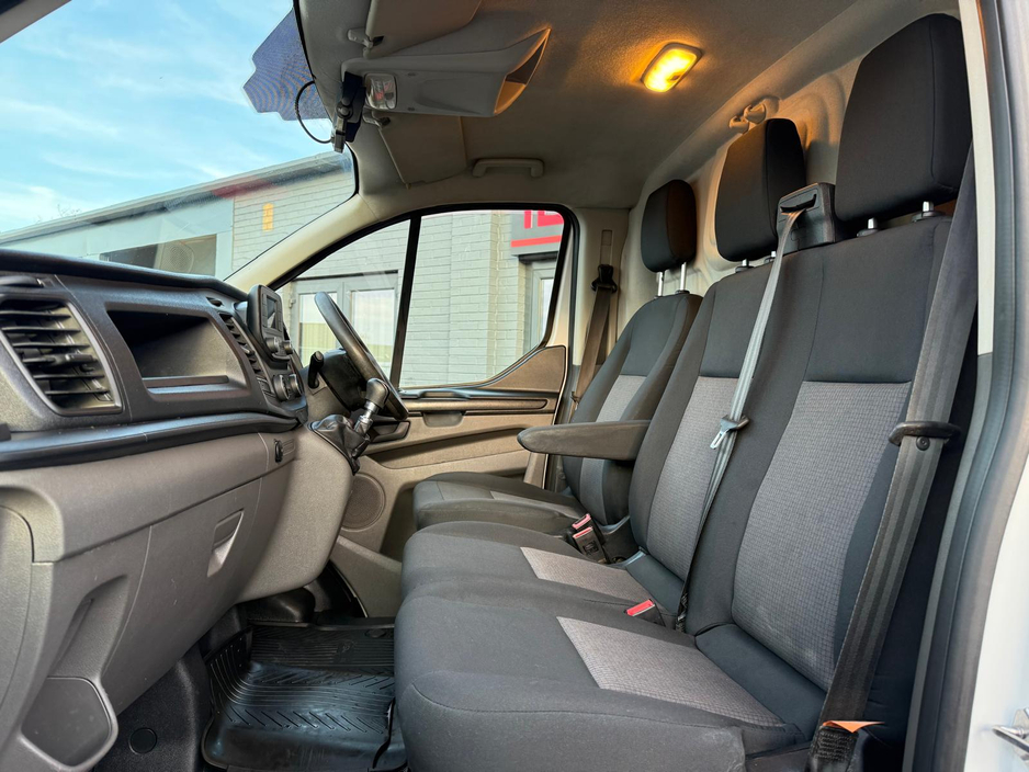 2022 Ford Transit Custom - image 20