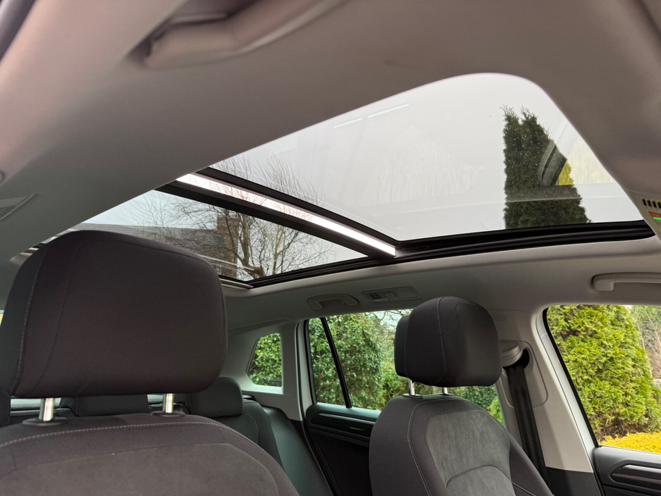 2021 Volkswagen Tiguan - image 10