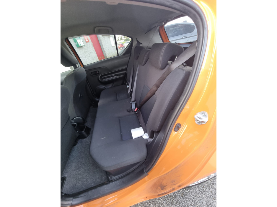 2017 Toyota Aqua - image 14