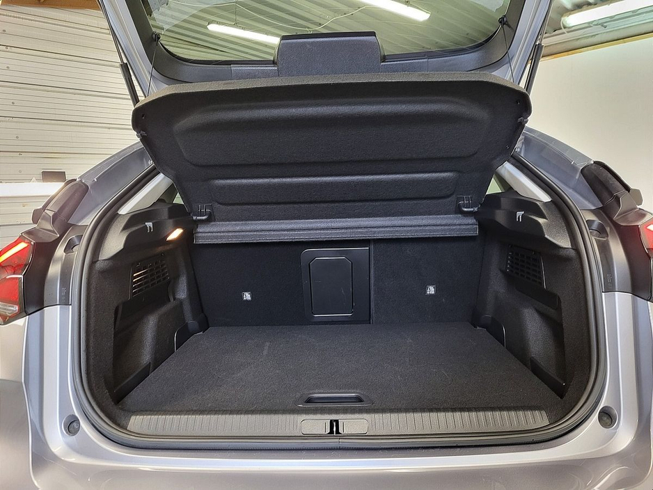 2025 Citroen C4 - image 9