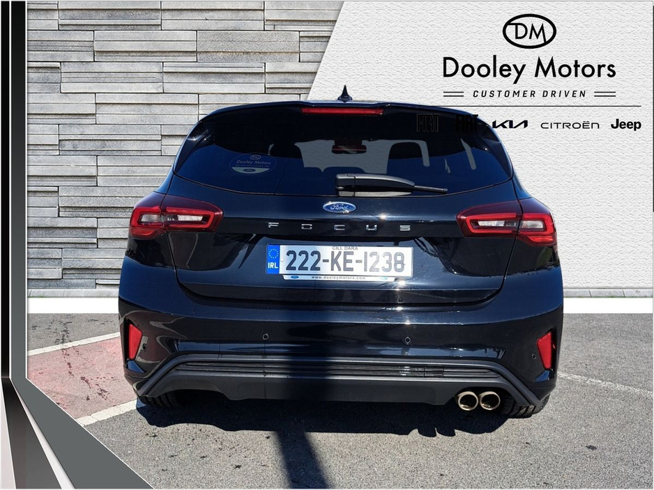 2022 Ford Focus - image 6