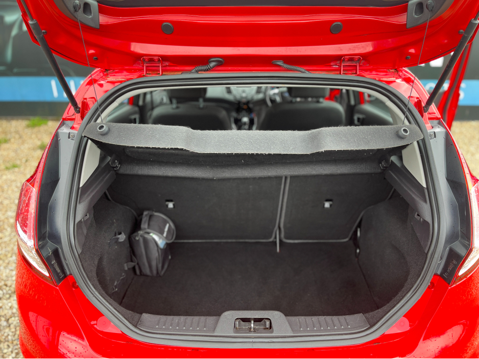 2014 Ford Fiesta - image 17