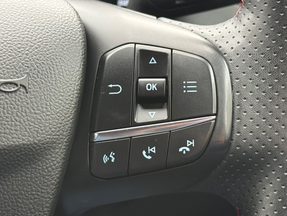 2022 Ford Focus - image 20