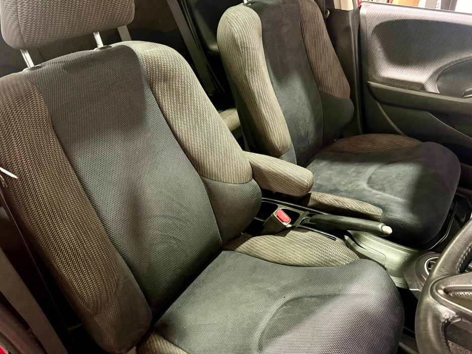 2013 Honda Jazz - image 11