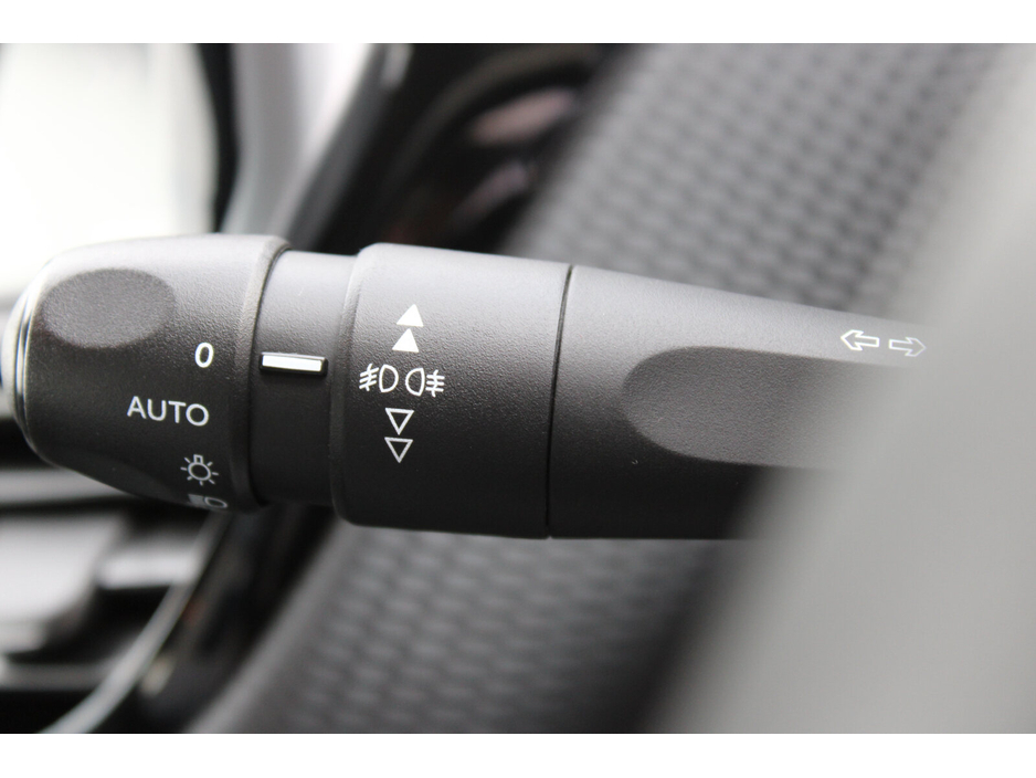 2018 Peugeot 2008 - image 20