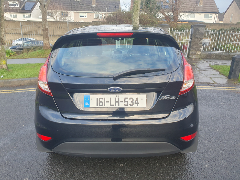 2016 Ford Fiesta ZETEC 1.0 65PS, 61,000KM !!! , Full Service History €9,995
