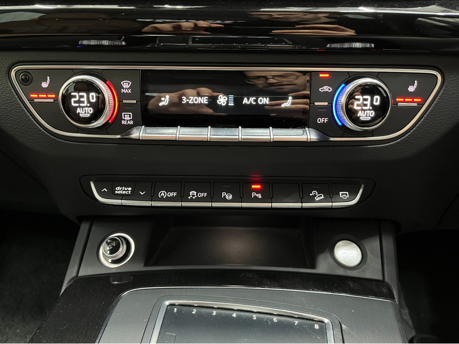 2020 Audi Q5 - image 8