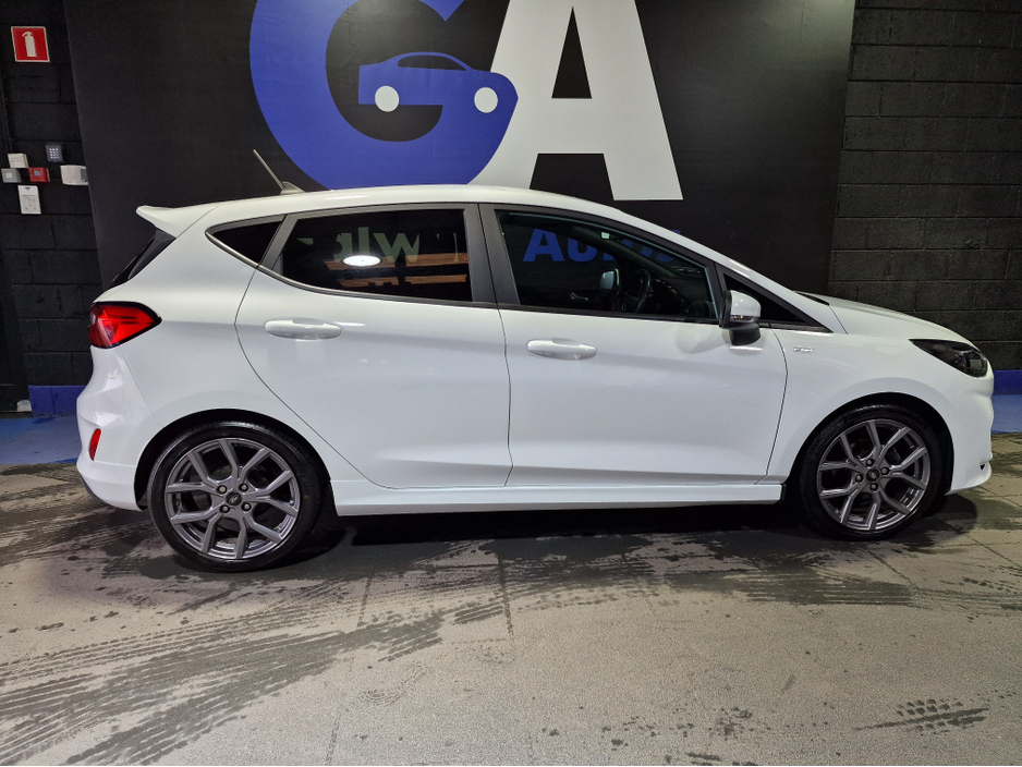 2023 Ford Fiesta ST-LINE  LOW MILEAGE GOOD AS NEW €18,950
