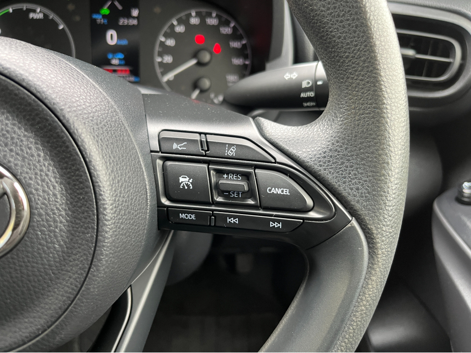 2021 Toyota Yaris - image 21