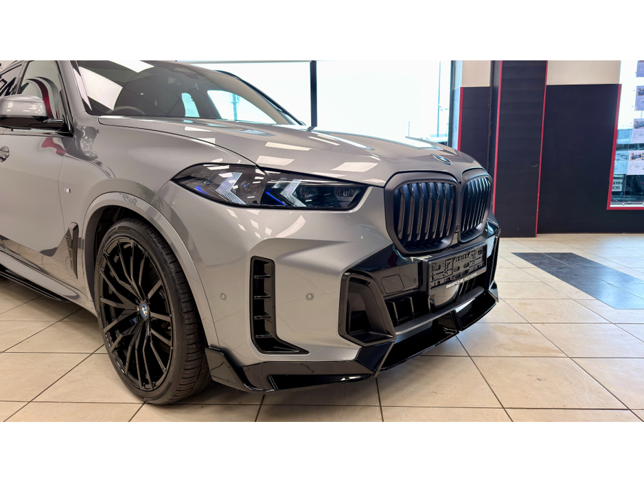 2025 BMW X5 - image 17