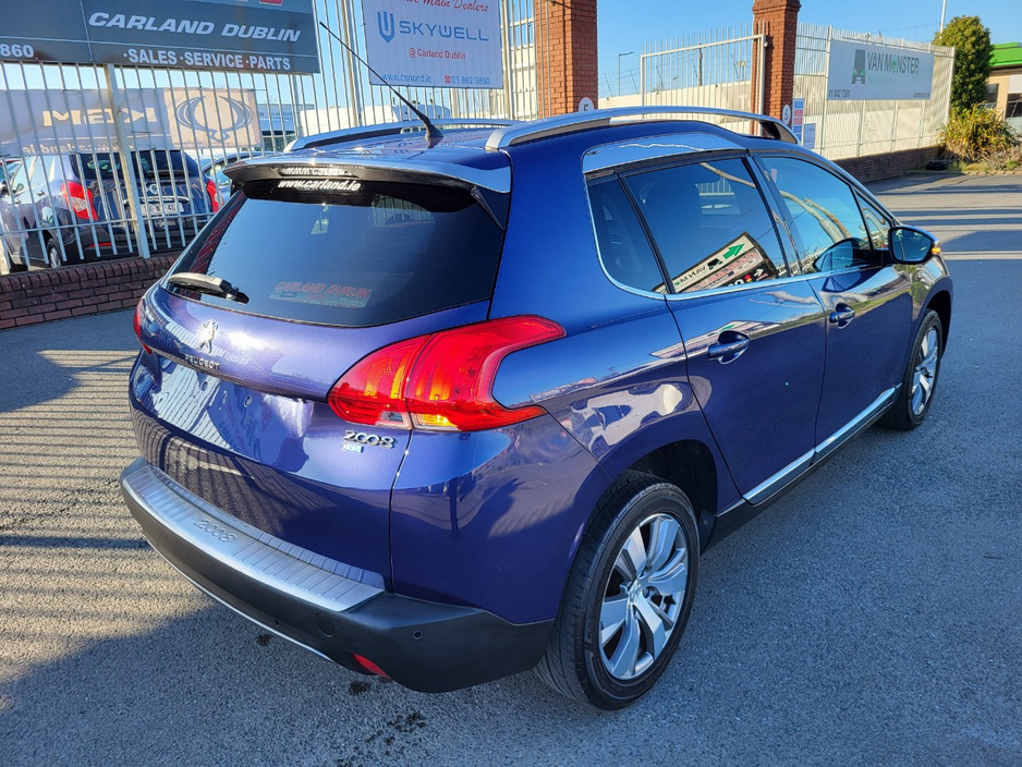 2014 Peugeot 208 - image 3