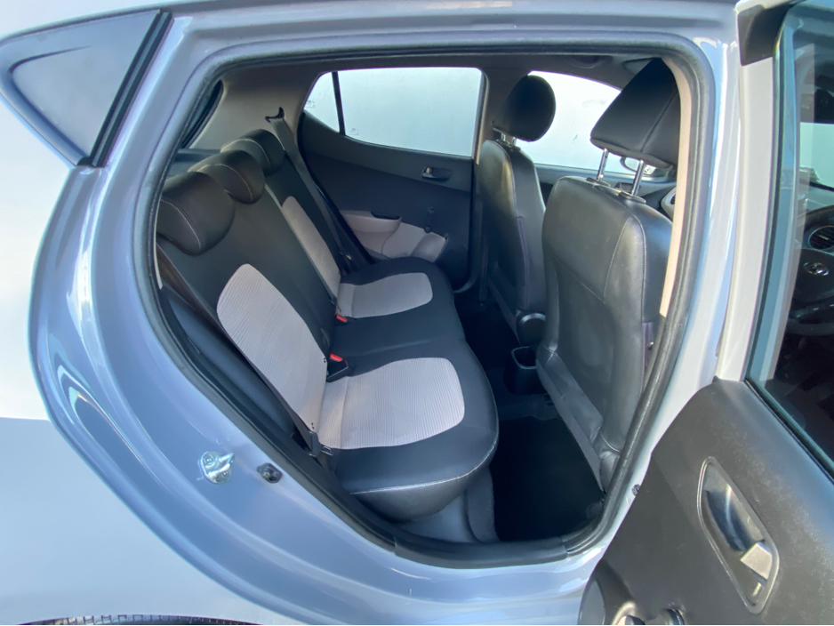 2015 Hyundai i10 - image 7