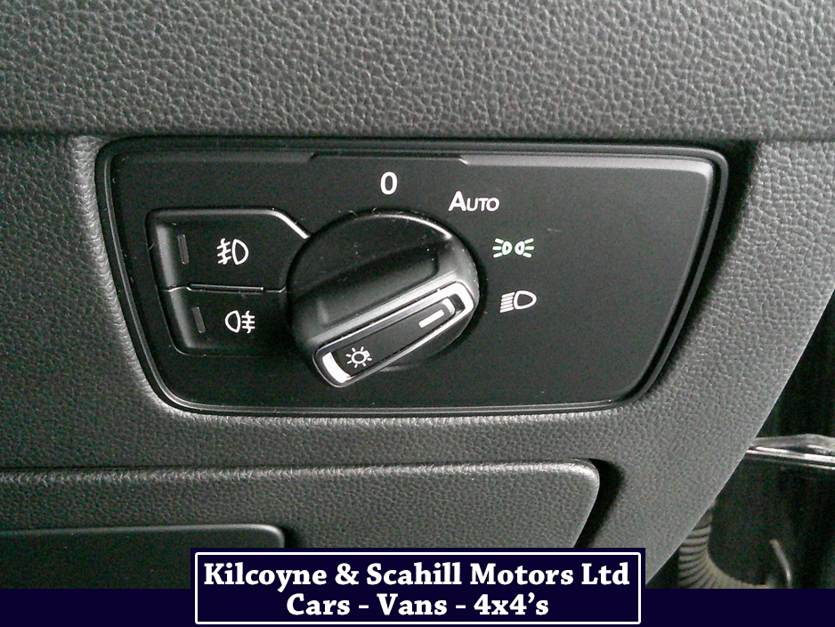 2020 Volkswagen Passat - image 24