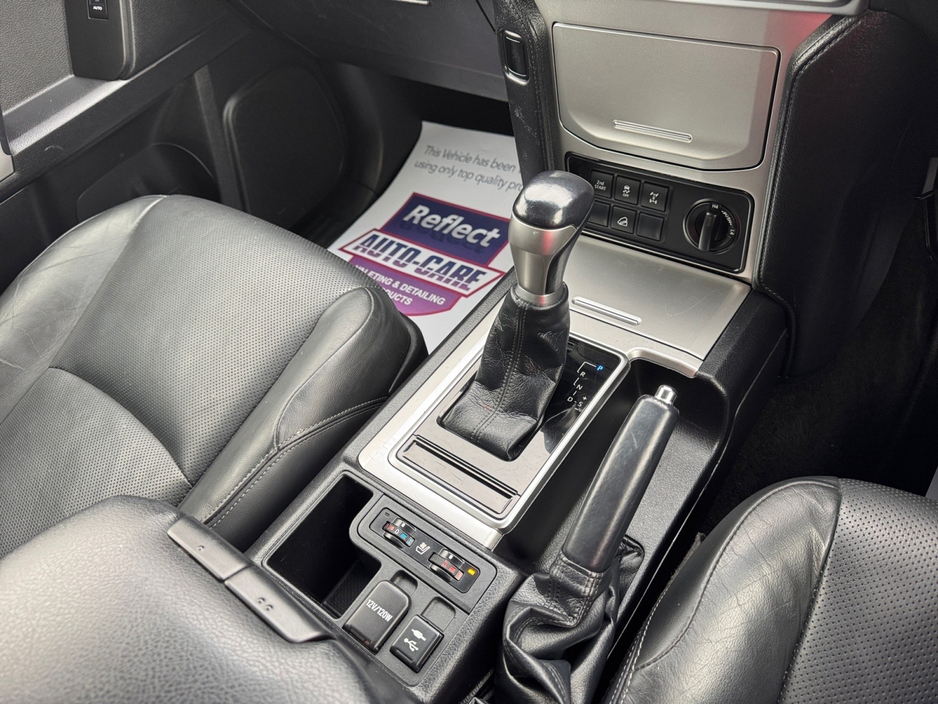 2018 Toyota Landcruiser - image 18