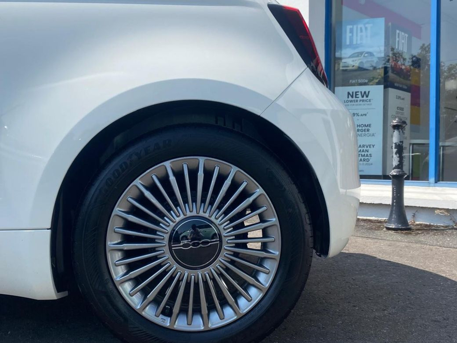 2025 Fiat 500e Icon EV 320km Range €19,950