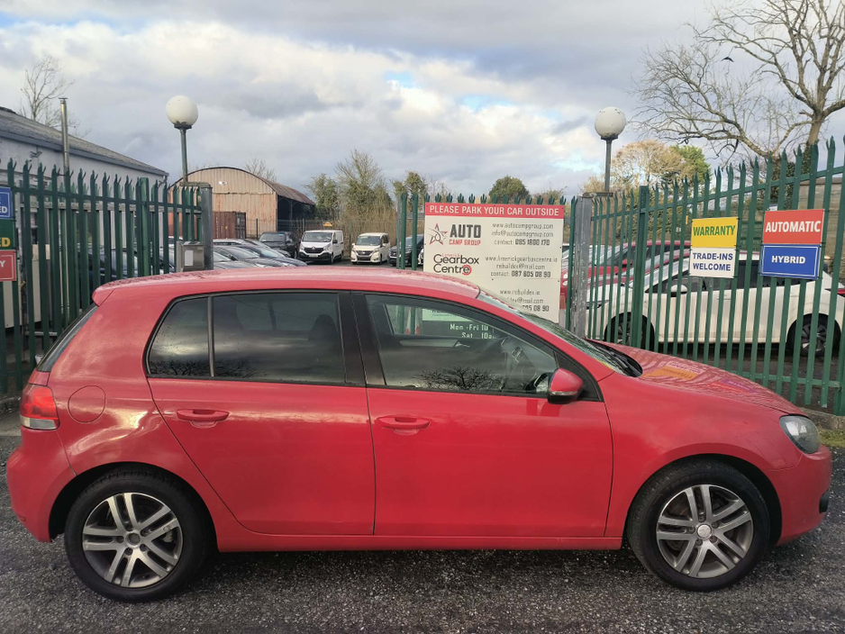 2011 Volkswagen Golf - image 8