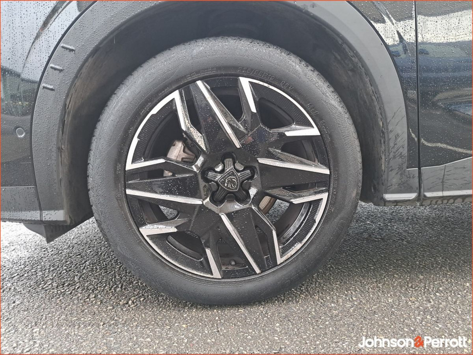 2025 Peugeot 3008 1.2 MHEV 145bhp eDCS6 Allure €40,900