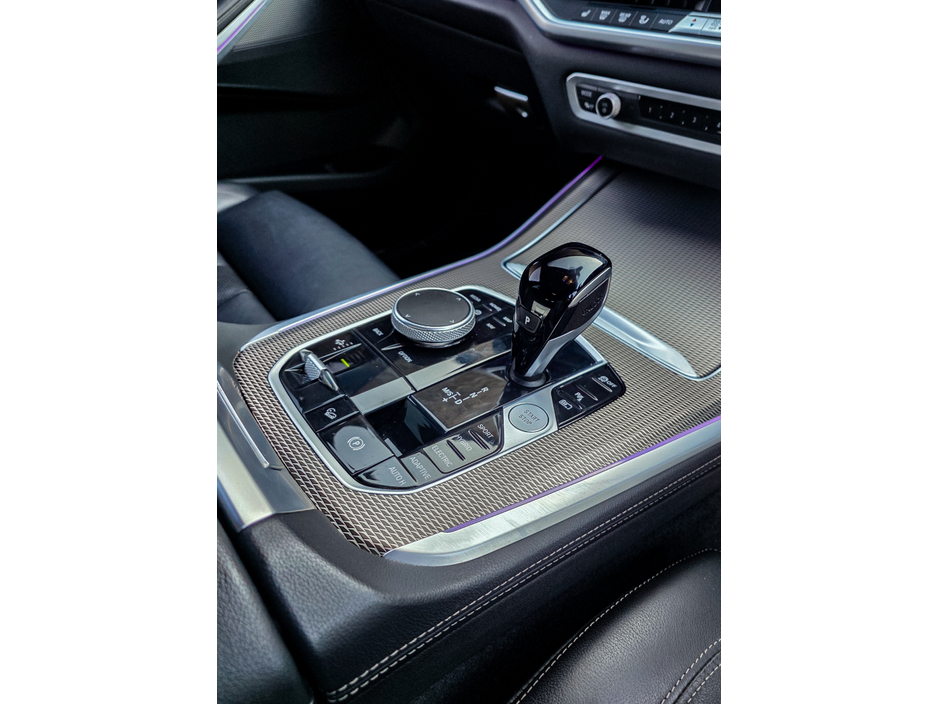 2022 BMW X5 - image 12