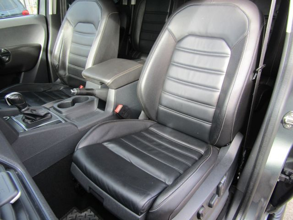 2017 Volkswagen Amarok - image 15