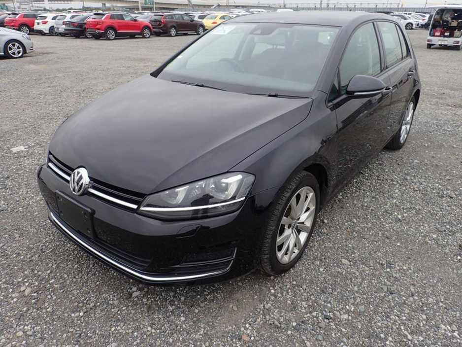 2014 Volkswagen Golf - image 4