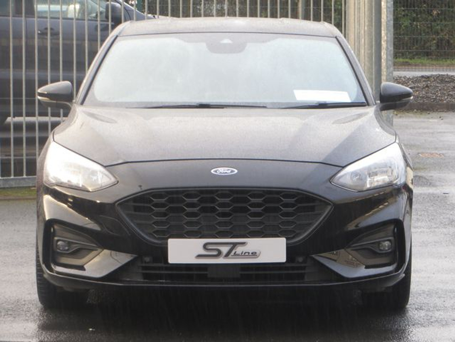 2020 Ford Focus - image 7