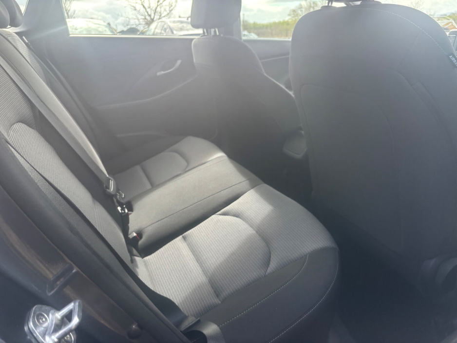 2017 Hyundai i30 - image 8