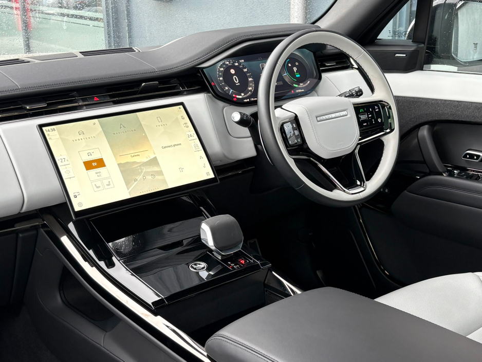 2025 Land Rover Range Rover Sport - image 8