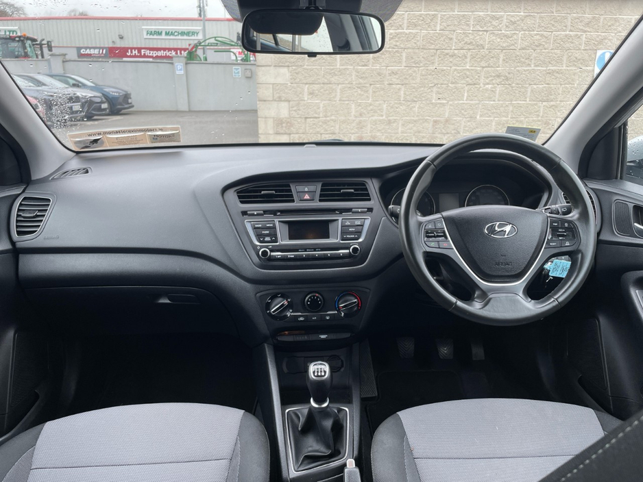 2017 Hyundai i20 - image 8