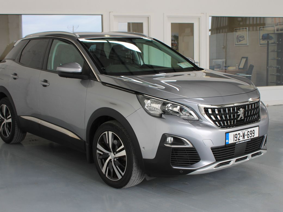 2019 Peugeot 3008 - image 3