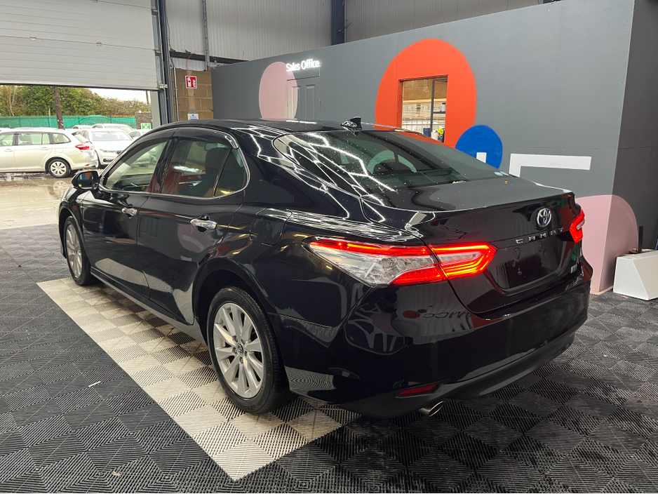 2020 Toyota Camry - image 4