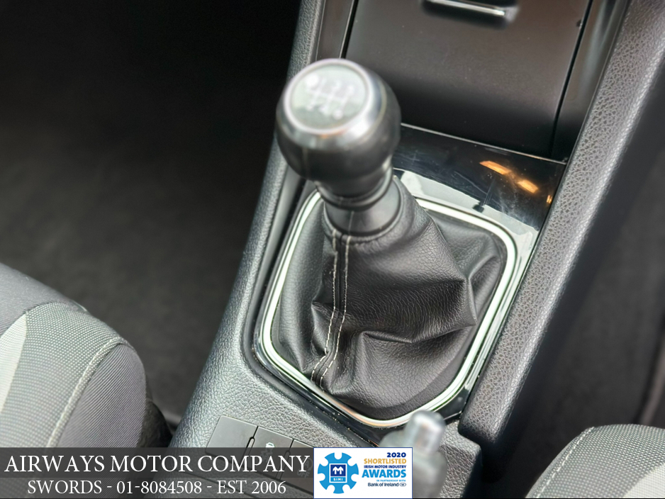 2016 Toyota Auris 1.2T ICON 5DR - LOW KMS €14,995