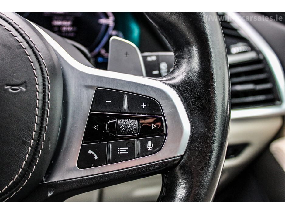 2022 BMW X5 - image 29