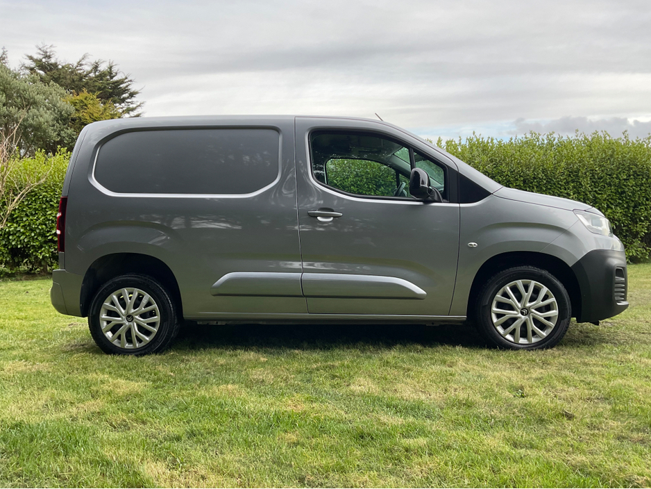 2024 Citroen Berlingo - image 8