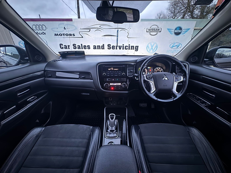 2016 Mitsubishi Outlander - image 28