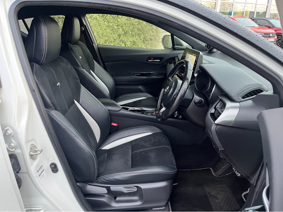 2019 Toyota C-HR GR SPORT AUTOMATIC HYBRID 1.8 PETROL //HALF LEATHER SEATS//ADAPTIVE CRUISE CONTROL//KEYLESS ENTRY//REVERSE CAMERA// €22,950