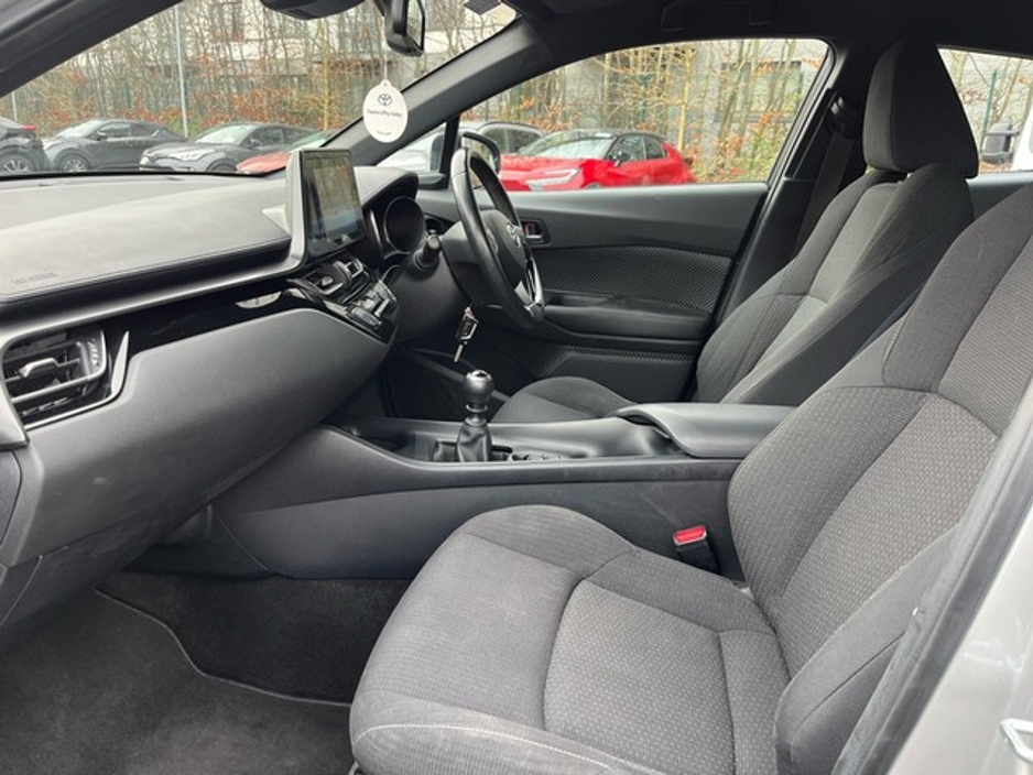 2017 Toyota C-HR C-HR 1.2T LUNA €17,950