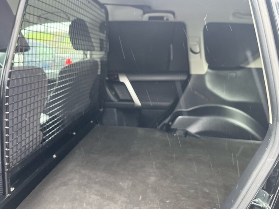 2021 Toyota Landcruiser - image 7